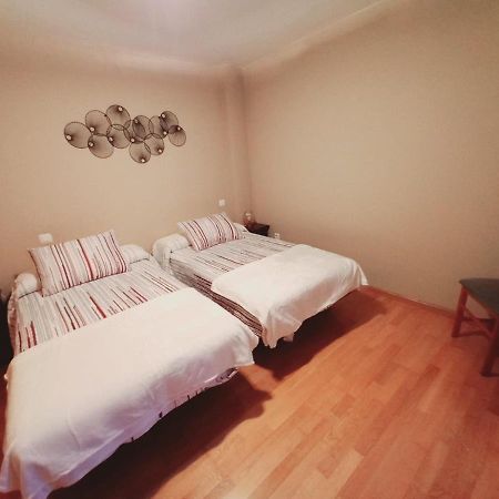 Apartamento Centrico Para 3 Con Wifi Y Garaje Tudela de Duero Exteriör bild